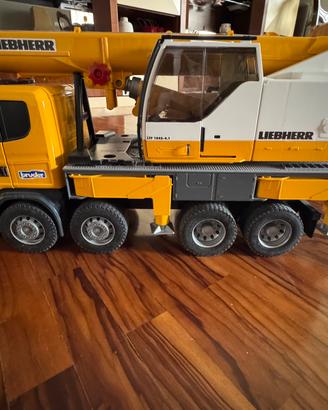 Autogru Liebherr Scania Bruder