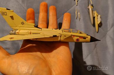 lotto modellini aerei per restauro