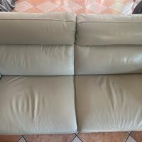 Due divani poltrone e sofa