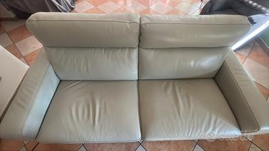Due divani poltrone e sofa