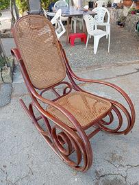 Sedia a dondolo vintage legno e paglia di Vienna