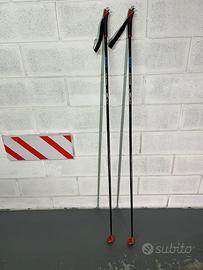 Bastoncini SWIX per sci da fondo o rotelle.