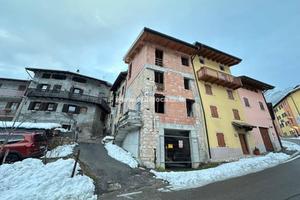 RAOSSI: PORZIONE DI CASA AL GREZZO!