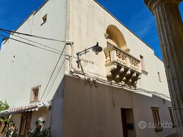 CASA SEMINDIPENDENTE A ALEZIO