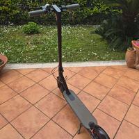 Monopattino elettrico pieghevole 
