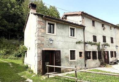 CASA SEMINDIPENDENTE A BASSANO DEL GRAPPA