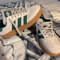 Scarpe Adidas numero 43 1/3