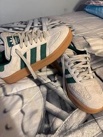 Scarpe Adidas numero 43 1/3