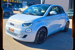 FIAT 500e Berlina 42 kWh La Prima