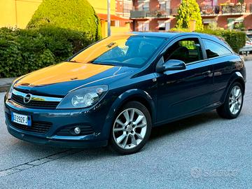 Opel astra H GTC ANO 2010  neopatentati