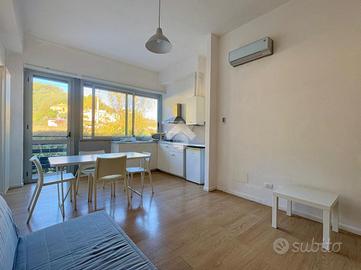 4 LOCALI A LA SPEZIA