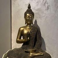 Statua Buddha dorata