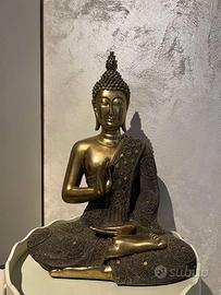 Statua Buddha dorata