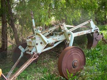 Attrezzi agricoli ARATRI NARDI BI-TRIVOMERE