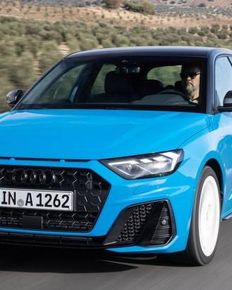 Audi a1 a3 a4 a5 a6 a7 s line ricambi disponibili