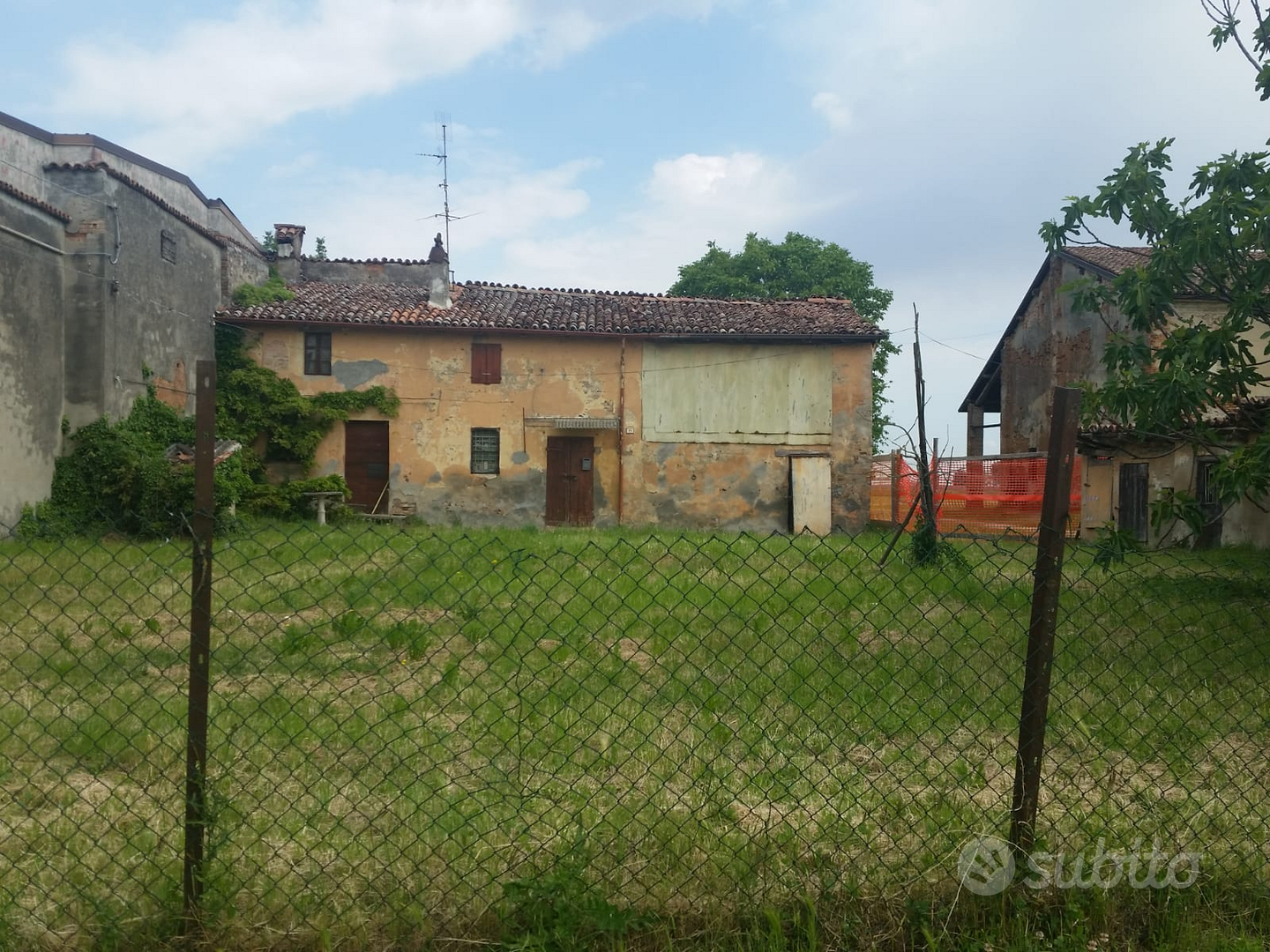 Rustico con terreno zona Caorso - Vista 2