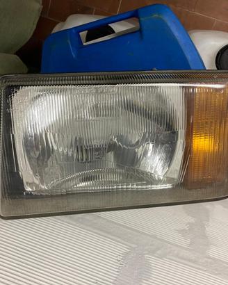 Fanali anteriori Lancia Delta 1300/1500/1600gt/HF