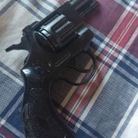 pistola giocattolo 