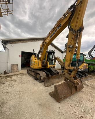 Escavatore Komatsu pc 138 us 10 girosagoma attacco