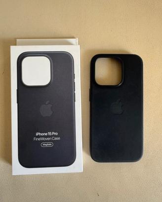 Cover iPhone 15 Pro FineWoven MagSafe Nero