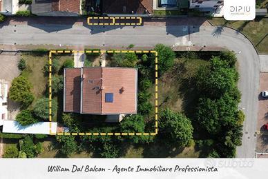 Villa di 320 m² con 4 locali e box auto a Marano V
