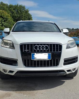 Audi Q7 3.0 V6 245 cv s-line