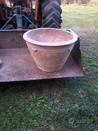 Conca antica in terracotta