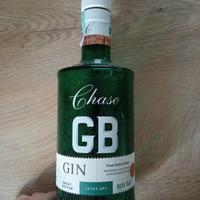 Bottiglia vuota di GB Chase Gin 