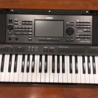 Pianola professionale Yamaha PSR-SX700