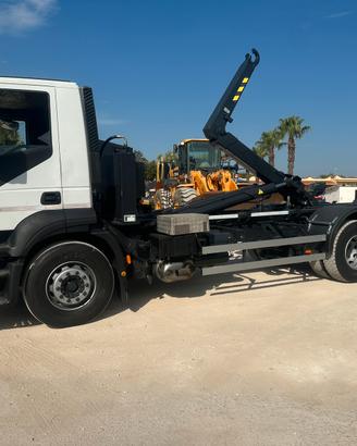 Iveco Stralis 310 scarrabile, ACCETTO PERMUTE