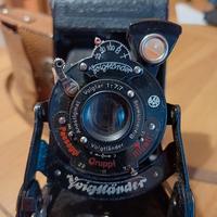 Voigtlander

macchina fotografica a soffietto
