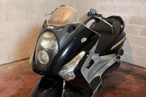 2 scooter Piaggio x9 300cc e Sym joymax 250cc
