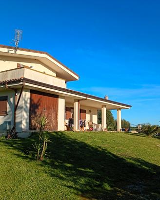 Splendida Villa Unifamiliare immersa nella natura