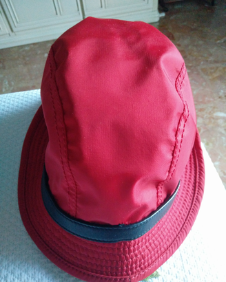 Cappello donna rosso burberry originale