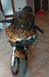 Moto Yamaha r6