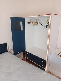 Arredamento camera Blu e rosso