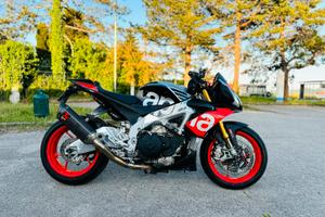 Aprilia Tuono V4 Factory