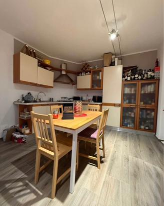 Tavolo Ikea con 4 sedie