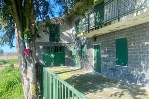 CASA INDIPENDENTE A SALE