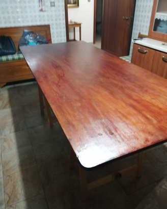 Grande tavolo componibile