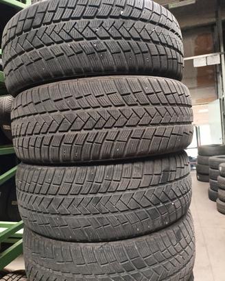 4 Pneumatici Invernali Vredestein 235/45 R20 100V
