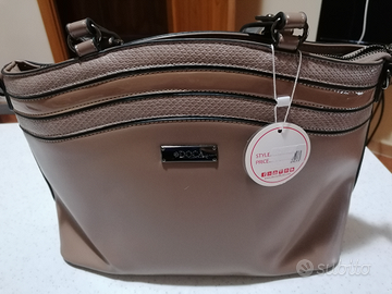 Borse donna nuova con etichetta abbigliamento