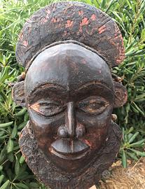 Antica maschera tribale
