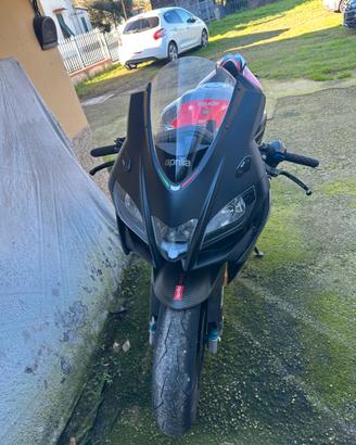 Aprilia RSV4 Factory