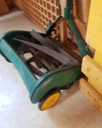 tagliaerba  manuale anni 60