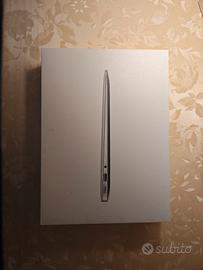 MacBook Air 2017 (batteria nuova).