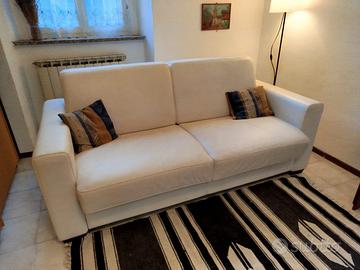 divano letto in pelle 