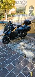 Kymco AK 550 con borse da viaggio come nuovo