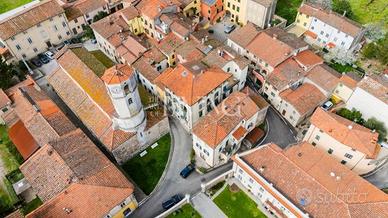 Appartamento di 157 m² con più di 5 locali a Lucca