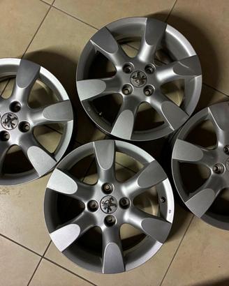 Set 4 cerchi in lega Peugeot 208/ 308 R16